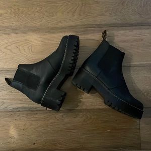 Dr Martens Rometty Wyoming leather platform Chelsea boots